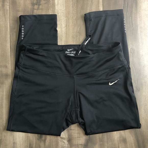 Nike Pants - Nike Dri-Fit cropped leggings M